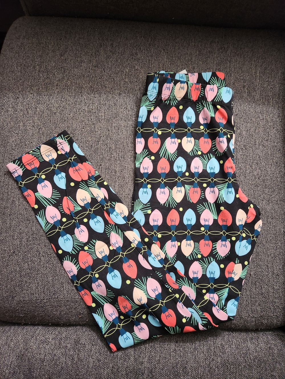 No Boundaries Black Leggings with Colorful Light Bulb Print Size S Youth